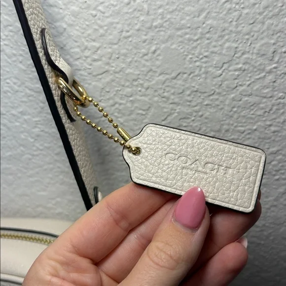 LIKE NEW Coach Detachable and thicker strap Large Jamie Camera Bag cream white - Picture 6 of 10